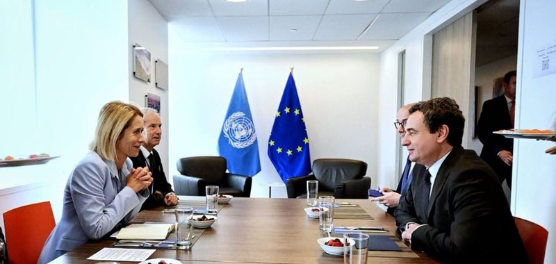 Kallas i kërkon Kurtit dhe Vuçiçit zbatimin e marrëveshjes së Ohrit