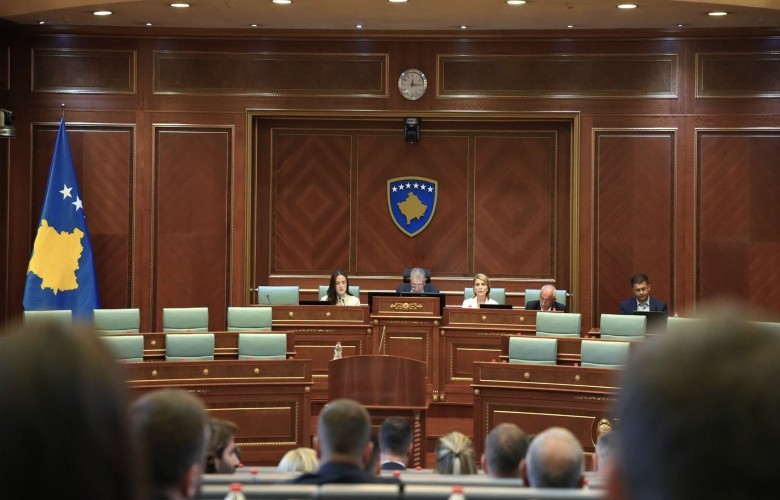 Kuvendi i Kosovës rikthehet pas një muaji bllokadë
